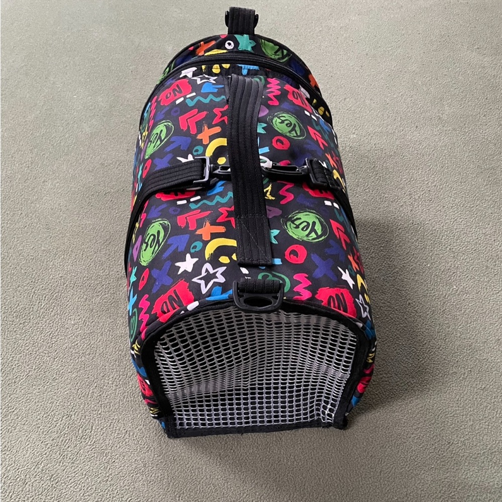 Carrying/Traveling Case for dog or cat